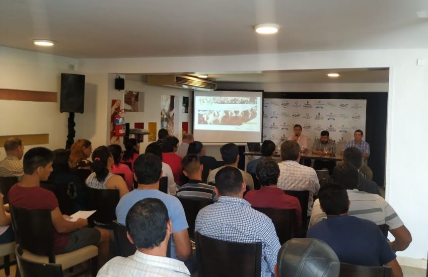 ovinews.funcionarios chaqueños caprinos